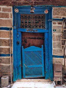 trustworthy-lenders-illustration