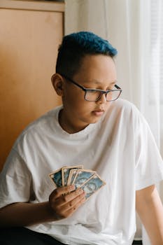 pexels-smartphone-in-hand