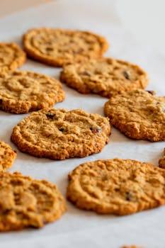 pexels-man-woman-analyzing-financial-data