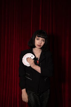 pexels-cheering-crowd-3183193