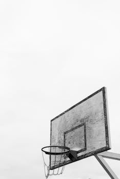 https://images.pexels.com/photos/12345/finance-money-online-etc