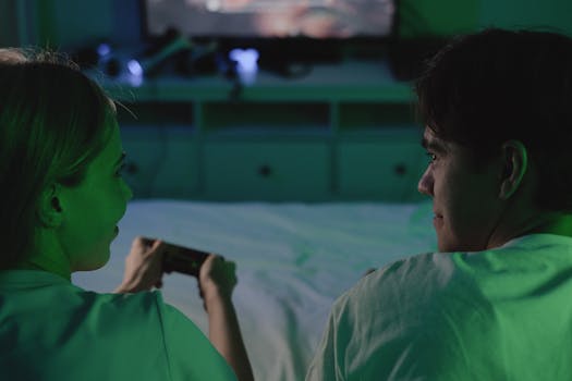 happy travelers sightseeing